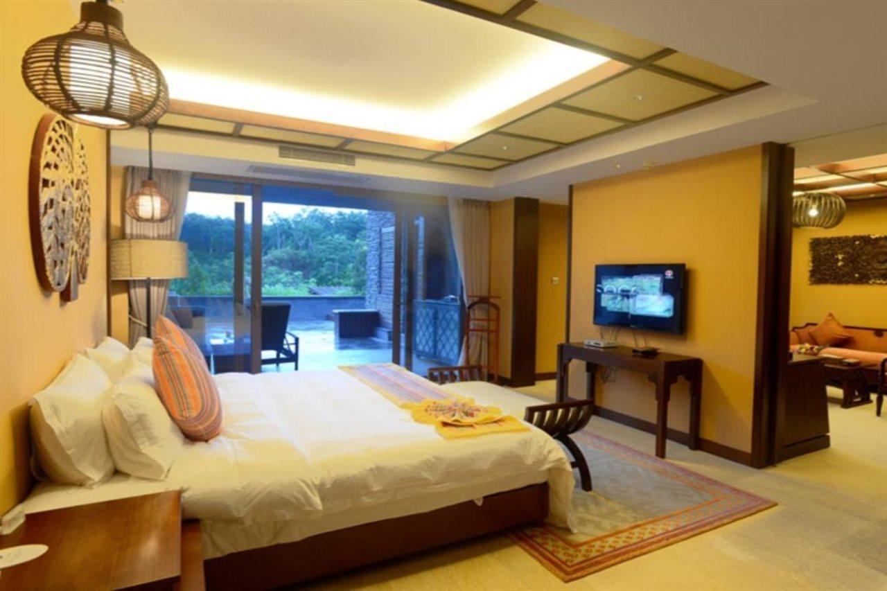 The Tang Hotel Hainan Mount Qixian Baoting Extérieur photo